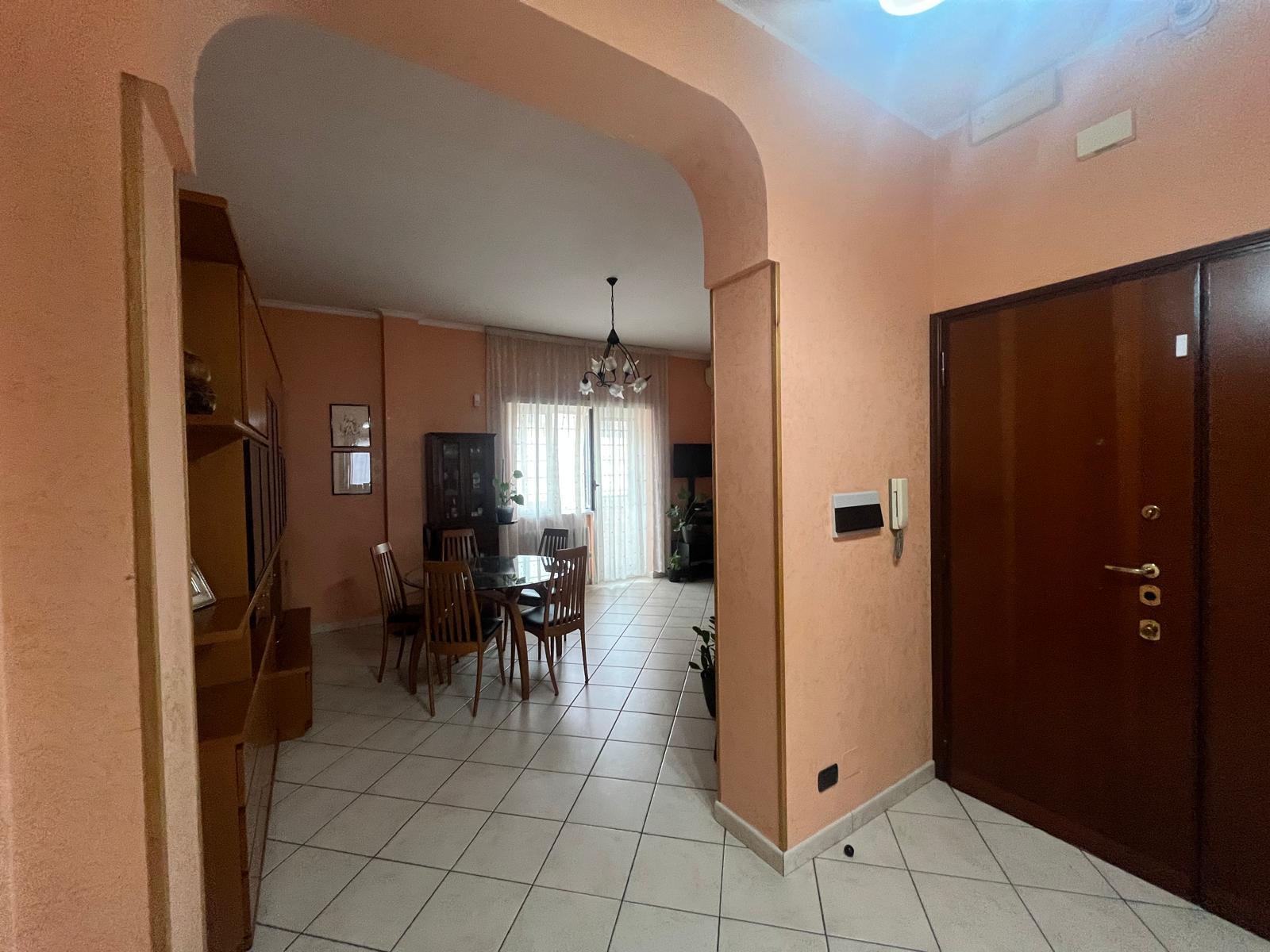 INGRESSO_2_20250905165453 Trilocale in ottimo stato con dependance e balconi – Selva Nera