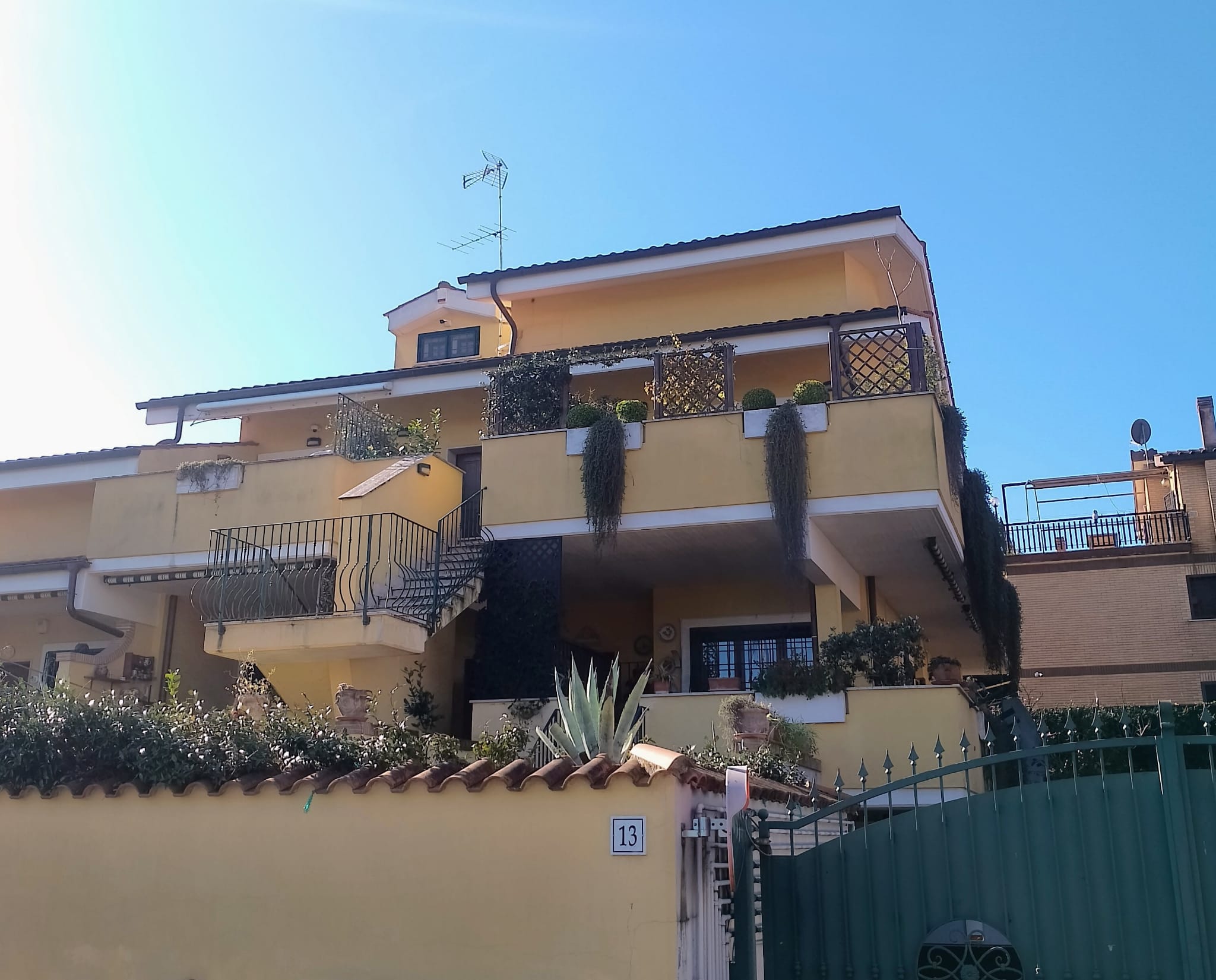 ESTERNO_20260304101715 Appartamento bilivelli del 2011 in ottimo stato con terrazzino – Selva Candida