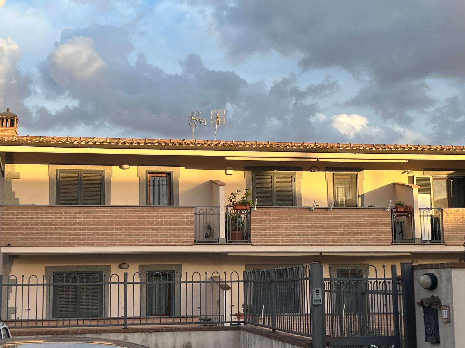 ESTERNO_2_20251203162921 Villa a schiera di 160 mq con corte esterna e posti auto – Selva Candida