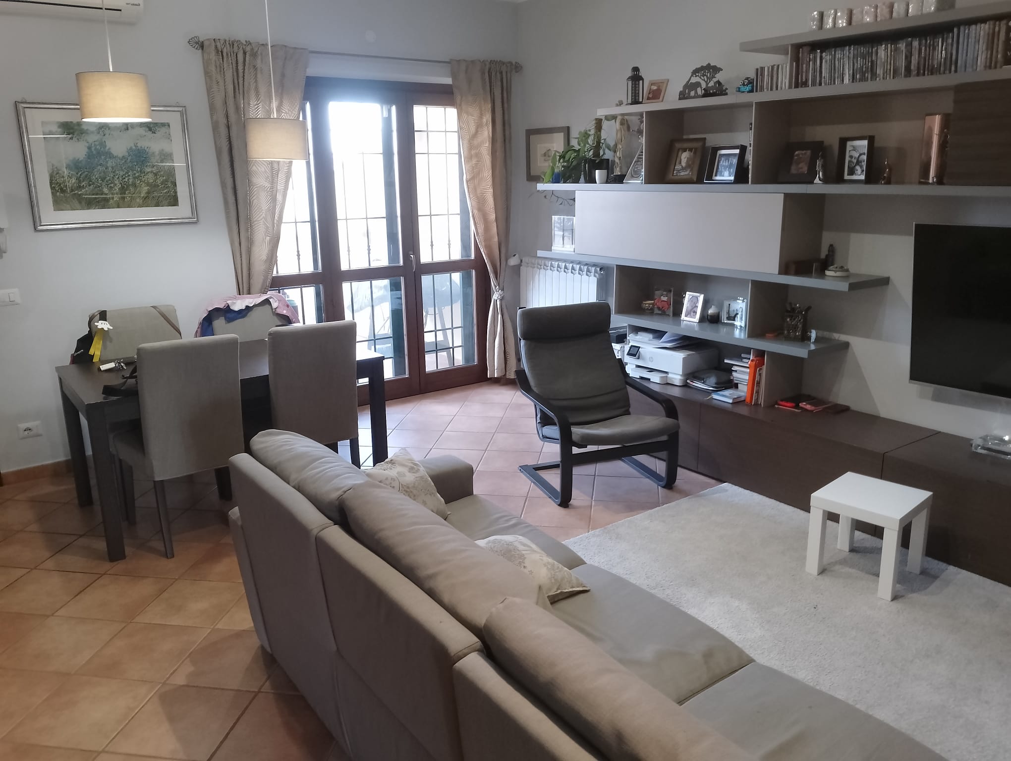 SALONE3_20260304101805 Appartamento bilivelli del 2011 in ottimo stato con terrazzino – Selva Candida