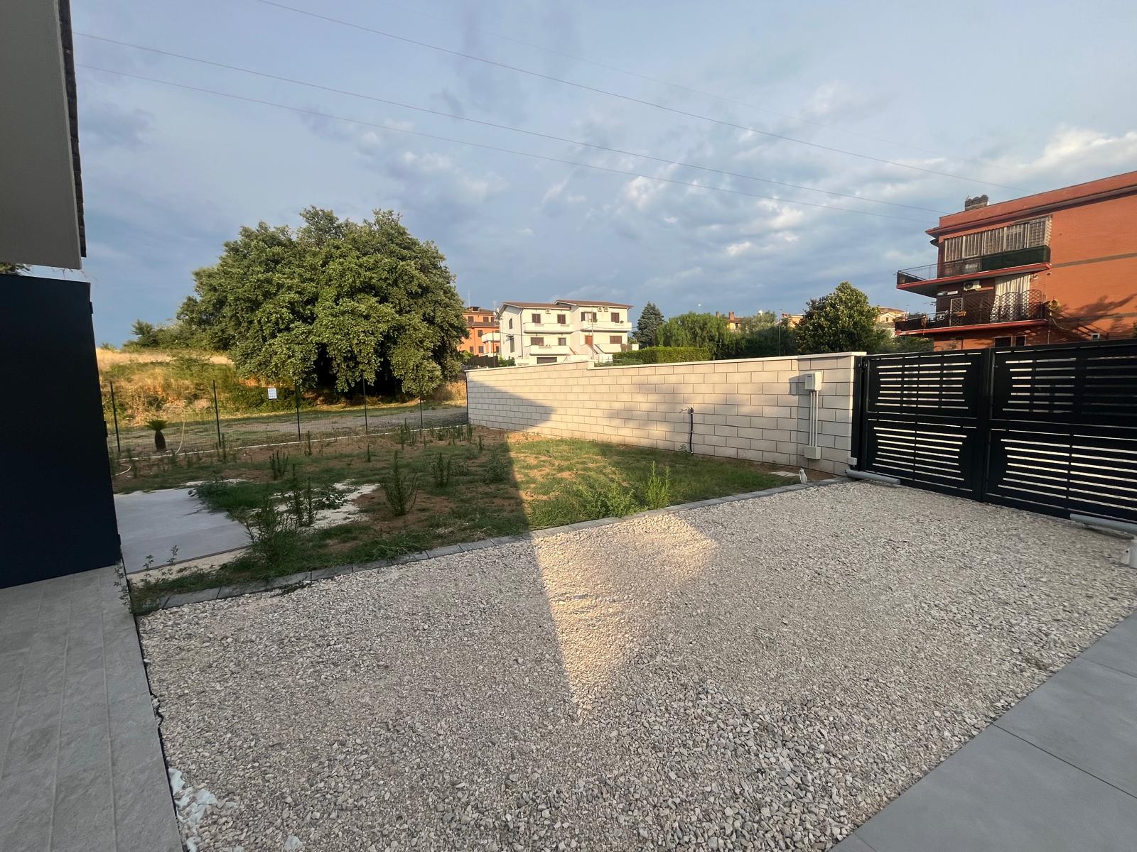 ENTRATA_CARRABILE_20260709100731 Villetta a schiera di nuova costruzione con ampio giardino – Selva Candida, Via Gino Di Curzio