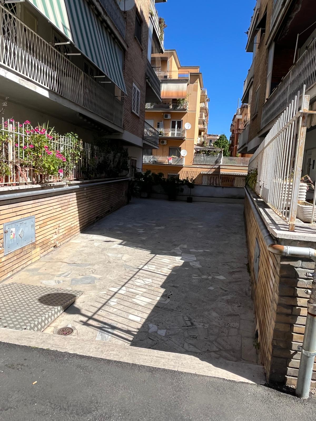 Luminoso bilocale di 60 mq con due balconi – La Pisana, Via dei Bichi